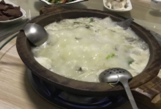 桥福缘石锅鱼美食图片