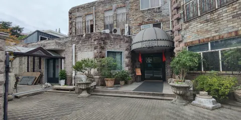 高仁岐油畫藝術館