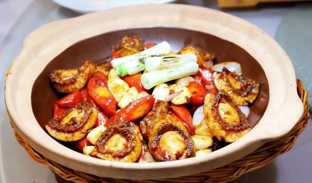 悦见云山民宿餐厅·露营·烧烤.水蜜桃采摘(龙泉山店)