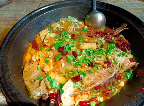 曲氏柴火地锅鸡(净月旗舰店)