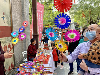 国庆中秋假日 火爆的前门大街