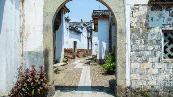 界首村
