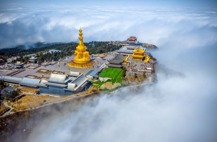 Golden Summit (Peaceful and spiritual atmosphere, access to Buddhist cultural sites)