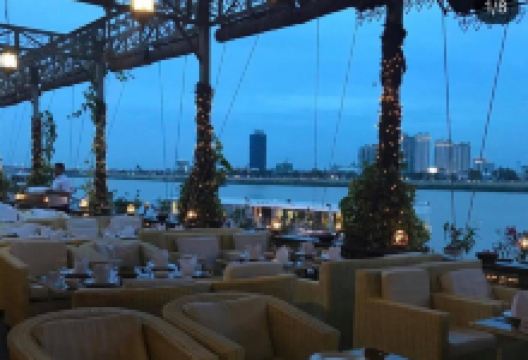 泰坦尼克河边餐厅美食图片