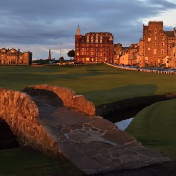 英国爱丁堡包车一日游：穿越百年，圣安德鲁斯球场与教堂之旅