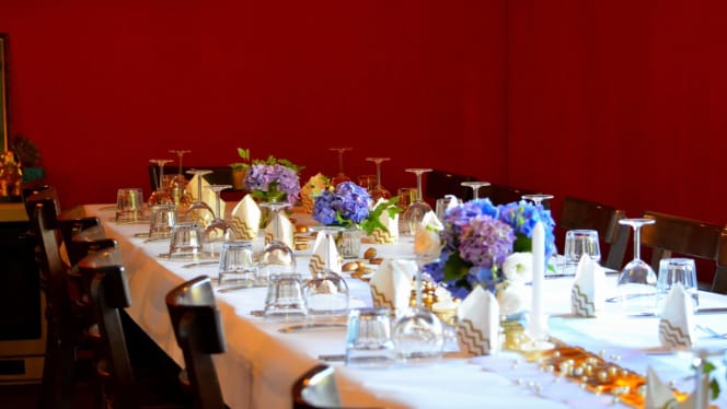 Overlander Indian Restaurant餐厅图片