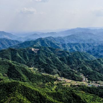 老君山景区+云台山风景名胜区+龙门石窟+少林寺+开封+河南宝泉旅游区-宝泉崖天下景区+只有河南·戏剧幻城+郭亮挂壁公路+红旗渠+太行大峡谷景区+殷墟10日9晚私家团