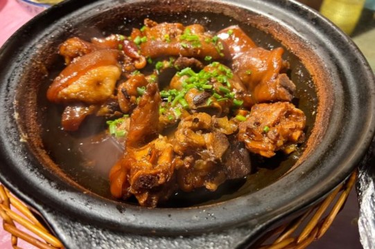 厚厨·邻家小院餐厅图片