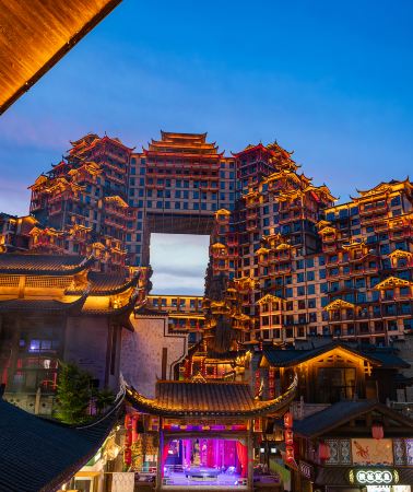 4D3N • Zhangjiajie Grand Canyon Glass Bridge + Huanglong Cave + Zhangjiajie National Forest Park + Tianmen Mountain International Forest Park + 72 Wonders Tower + Furong Town