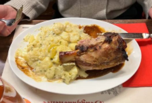 军械库地窖美食图片