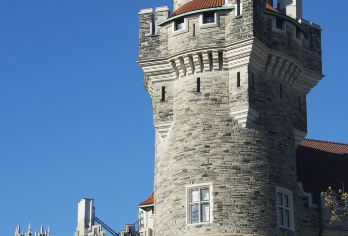 皇家安大略博物馆+卡萨罗玛城堡+多伦多大学+悬崖公园一日游【私人包车游-尊享10小时-中文VIP包车服务-下单后出发时间-市区行程皆可灵活调整】