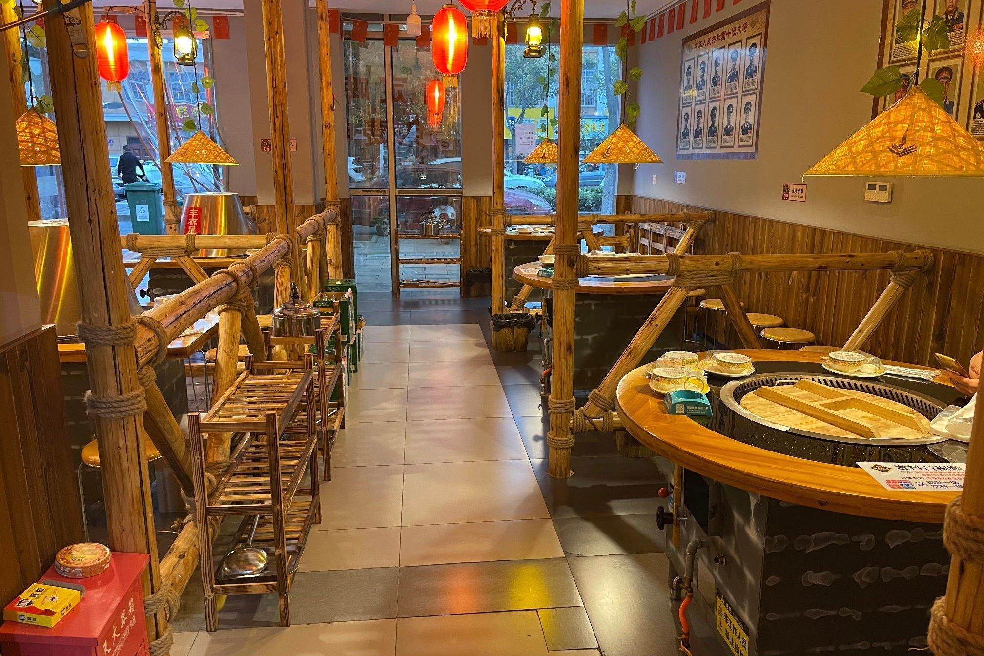 地锅盛宴(岔河店)餐厅图片