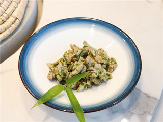 鸡汤成为配角的菌菇，天麻辅助的鹅肝刺身，这个菌菇盛宴新鲜又滋补