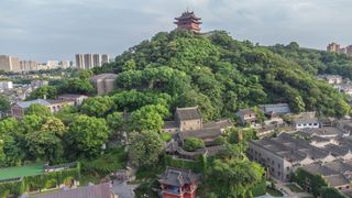 在镇江古老的西津渡，探寻古老的非遗文化