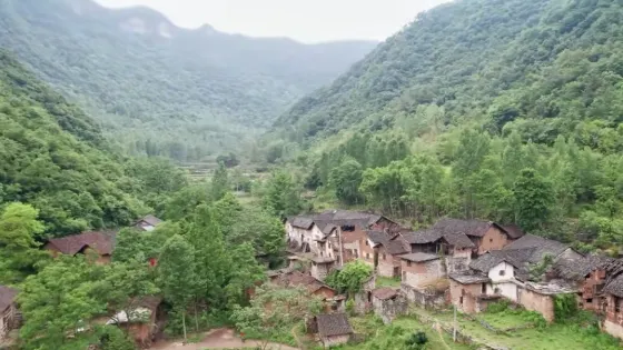 漫雲村