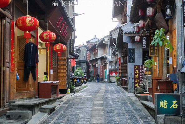 云南腾冲有位九十多岁的网红奶奶，四年后再去探访，结果让人遗憾
