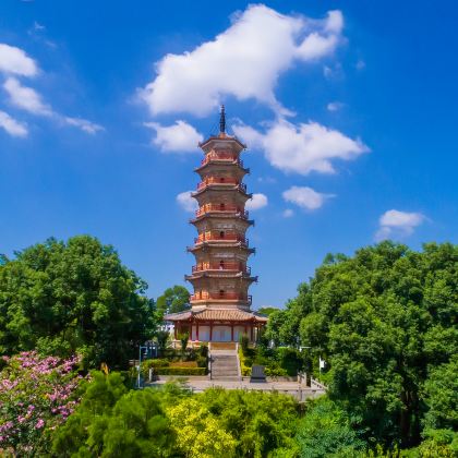河源+万绿湖风景区+万绿湖•镜花缘游览区+河源恐龙博物馆+河源恐龙文博园+春沐源小镇+龙骨乐园3日2晚私家团