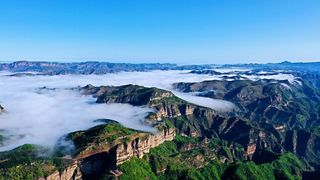 自驾邢台周公山，感受八十八道弯，观日出赏云海荡悬崖秋千