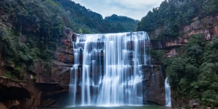 赤水十丈瀑布群