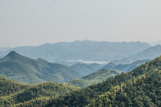 醉美人间四月天,莫干山洋溢着自然又浪漫的气息,很适合情侣打卡