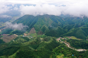 连山游记图文-炸火狮、瑶族舞、插秧摸鱼，山雾缭绕下的清远欧家梯田恍如仙境