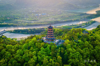 四川为什么被称为“天府之国”，原来他取了一杯天上的水，分成两杯