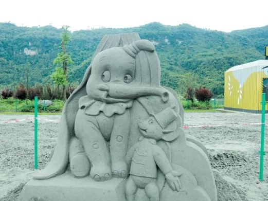 铜河银滩
