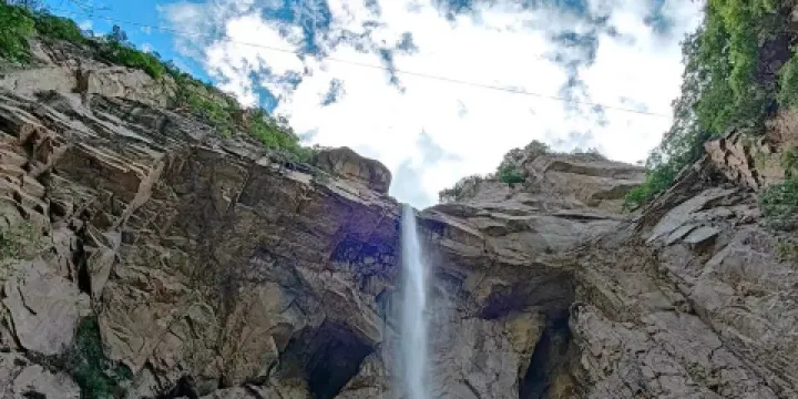 清涼谷千尺珍珠瀑