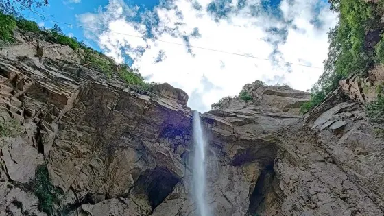 清涼谷千尺珍珠瀑