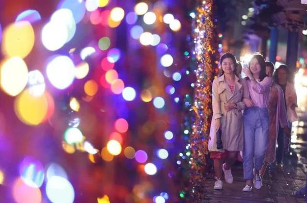 昆明斗南“暑期夜惠”,7月25日开启,赏花看海全昆明独一份