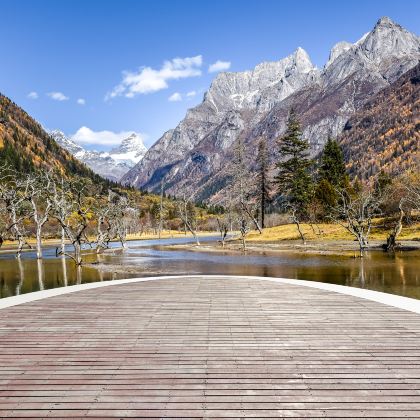 成都+四姑娘山景区+甲居藏寨+康定木格措景区+墨石公园景区+鱼子西6日5晚私家团