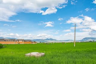 在大理的山水间闲游：逛清碧溪，徒步玉带路，畅游天龙八部影视城