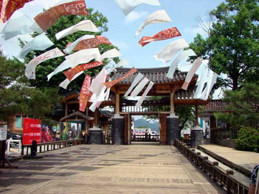 韩国旅游：首尔汉江南怡岛采风行（图）