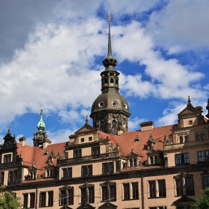 德国+捷克+波兰+瑞士7日6晚跟团游