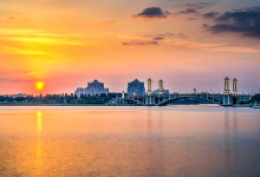 布特拉桥景点图片