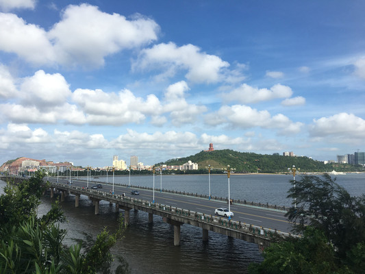 大美广西、异域越南，游蔚蓝之金滩碧浪，“长腿”游走边境城——广西防城港南行一游