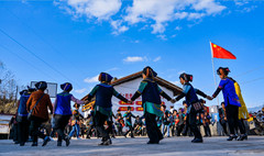 越西游记图片] 杀年猪、熏腊肉、灌香肠！来越西，过彝族年！