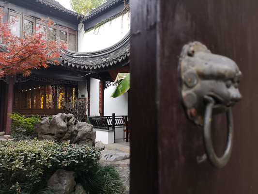 游江南姑苏城，享七里山塘街