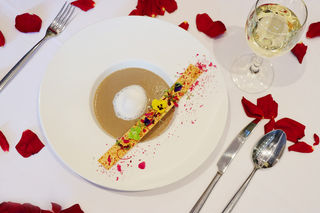 2.14 Valentine’s Day 丨“深情相拥” 相约铂尔曼