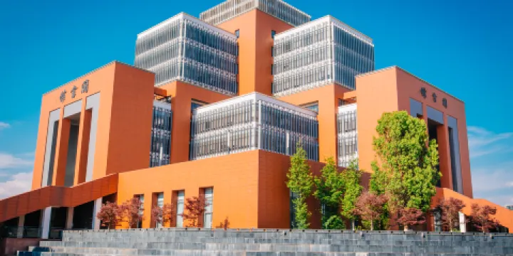 昆明理工大學（呈貢校區）-圖書館