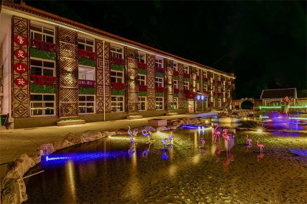 北京密云雾灵山雾灵山苑民宿，院内大型水上乐园，孩子来都不想走