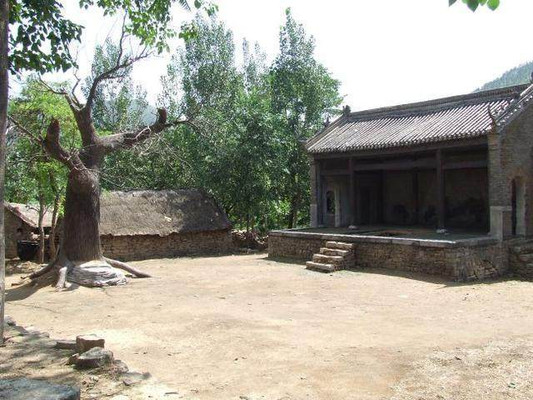 走进沂蒙红色影视基地，追寻常山古村的红色足迹