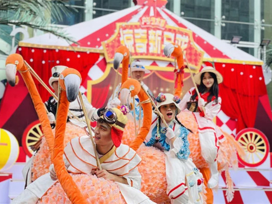 祥云小镇户外艺术季金秋再启幕,打造国际化魅力消费地标