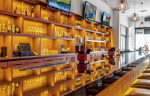 YOLO Restaurant + Lounge餐厅图片