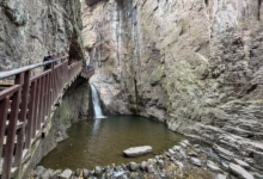 龙潭大峡谷-戏水区景点图片