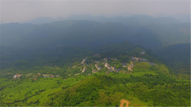 杭州临安,寻访临安龙门秘境村落景区,打卡森林小木屋