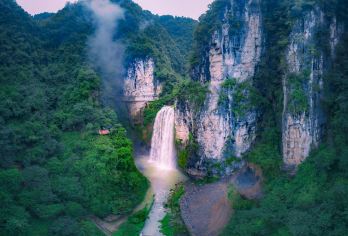 凤凰古城+飞水谷+拉毫营盘石板寨一日游【流沙瀑布/苗疆边墙】【探秘湘西神秘秘境.网红打卡地】