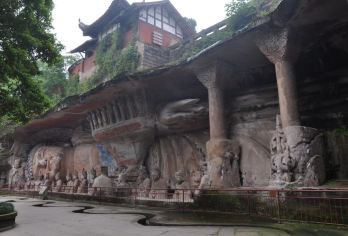 大足石刻 橄榄游●2小时资深导游精讲 拼团/小包团 【[橄榄游讲师团]他们博古通今，幽默睿智，善于挖掘文物背后的故事，用有趣的方式还原历史真相！】