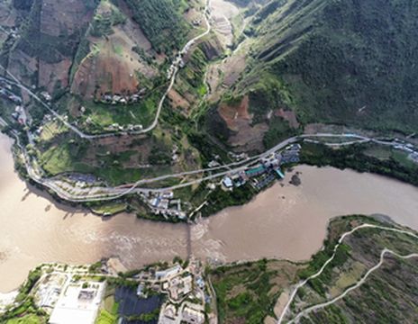 在怒江大峡谷茶马古道,遇见啊克比(傈僳族语)