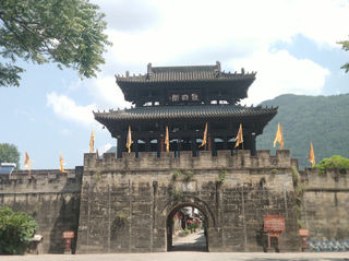 蜀道难，剑阁雄